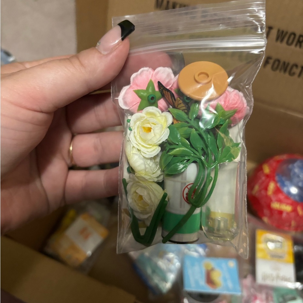Mini brands Create Flower Sets